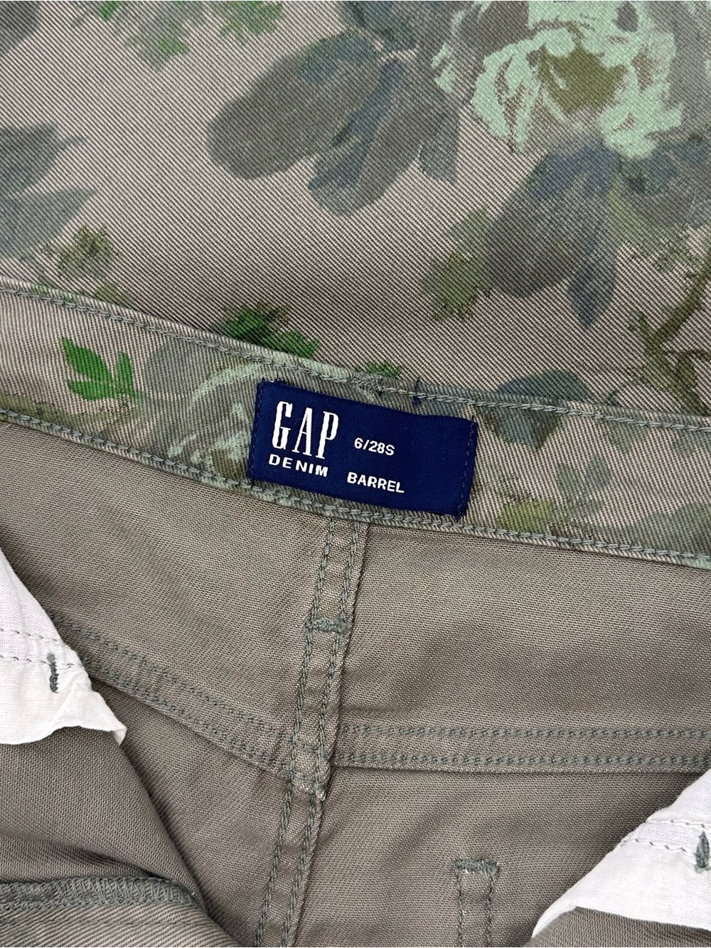 GAP Green Floral Barrel Leg Jeans Size 6 Short NWT - Picture 6 of 6